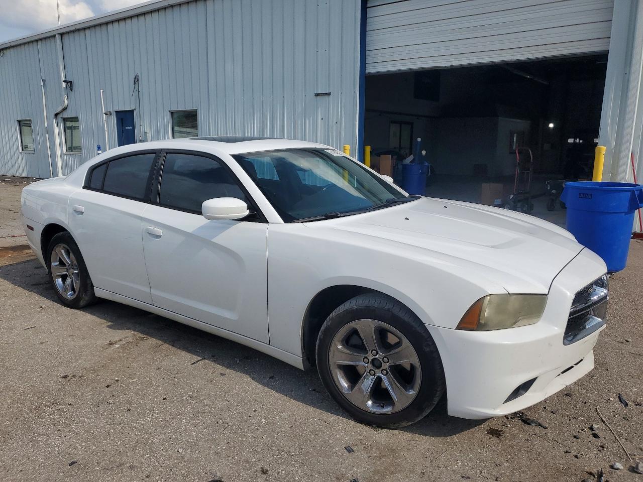 2011 Dodge Charger - Image 4