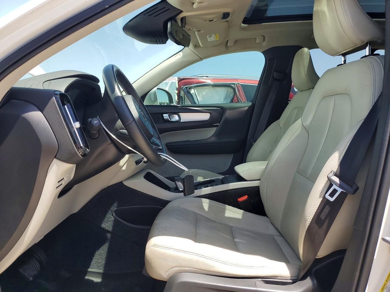 2019 Volvo Xc40 T5 Momentum - Фото 7