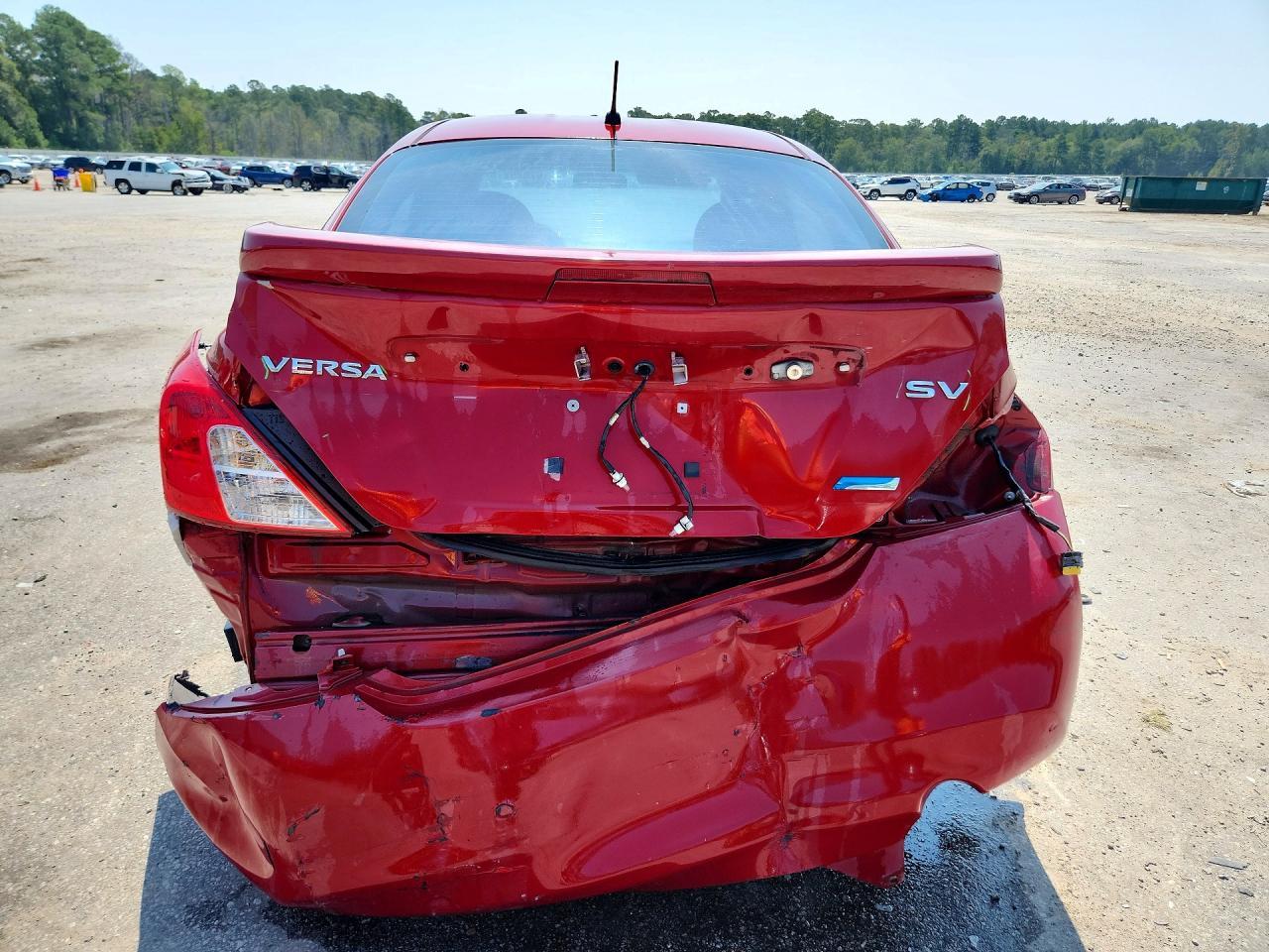 2014 Nissan Versa 1.6 S - Image 6
