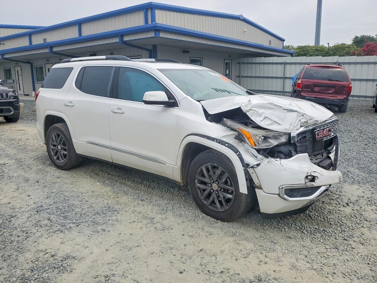 2017 GMC Acadia Denali - Фото 4