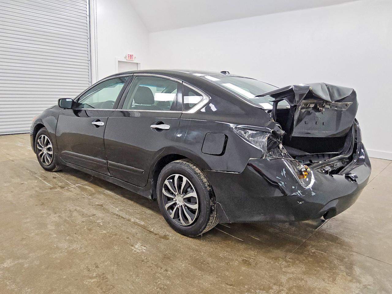 2015 Nissan Altima - Image 2
