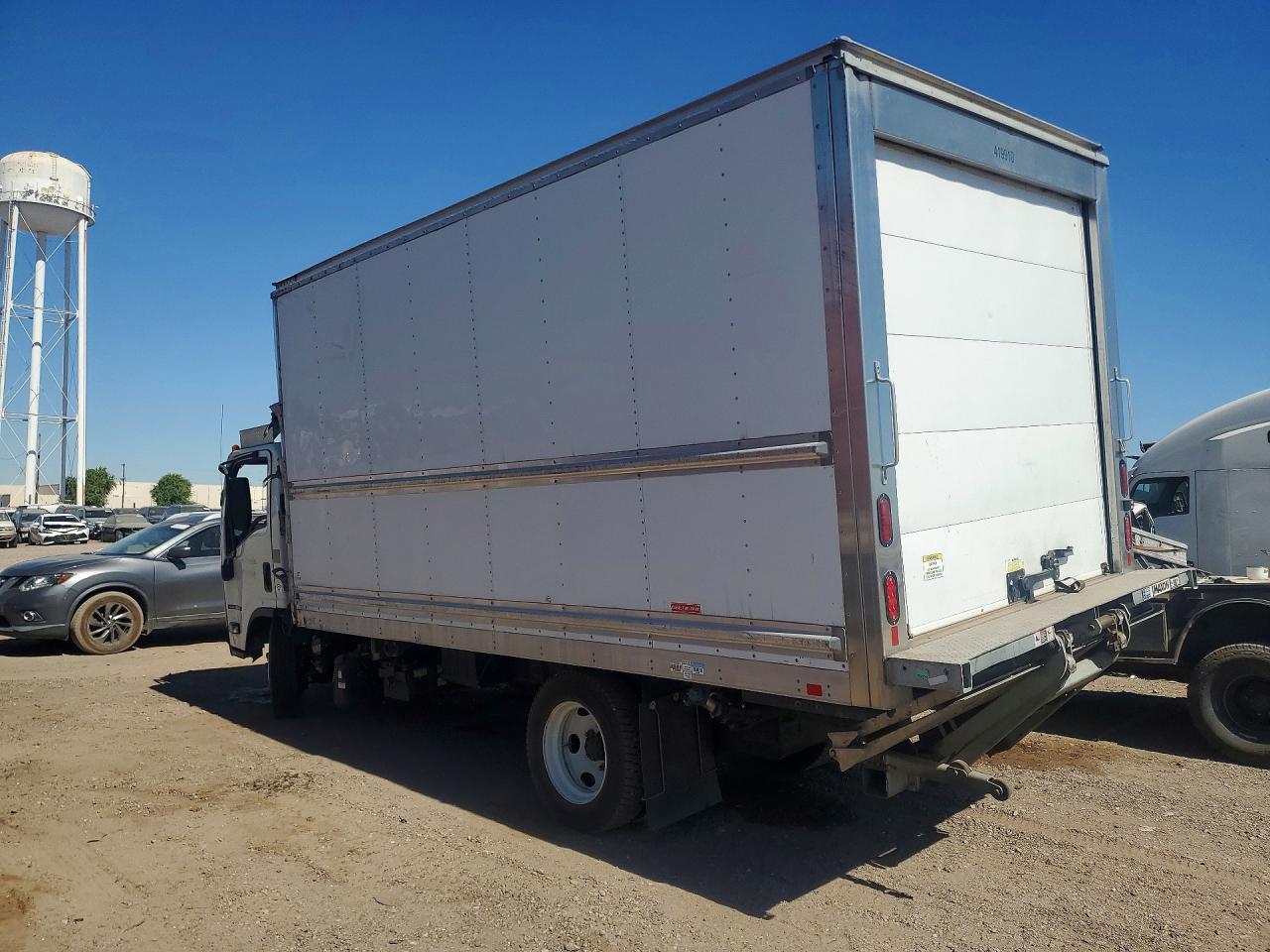 2022 Isuzu Nrr Refrigerated Box Truck - Image 2