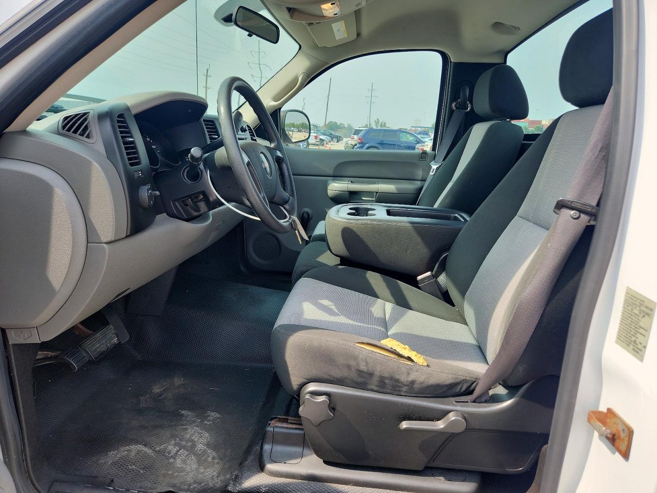 2009 GMC Sierra C1500 - Image 7
