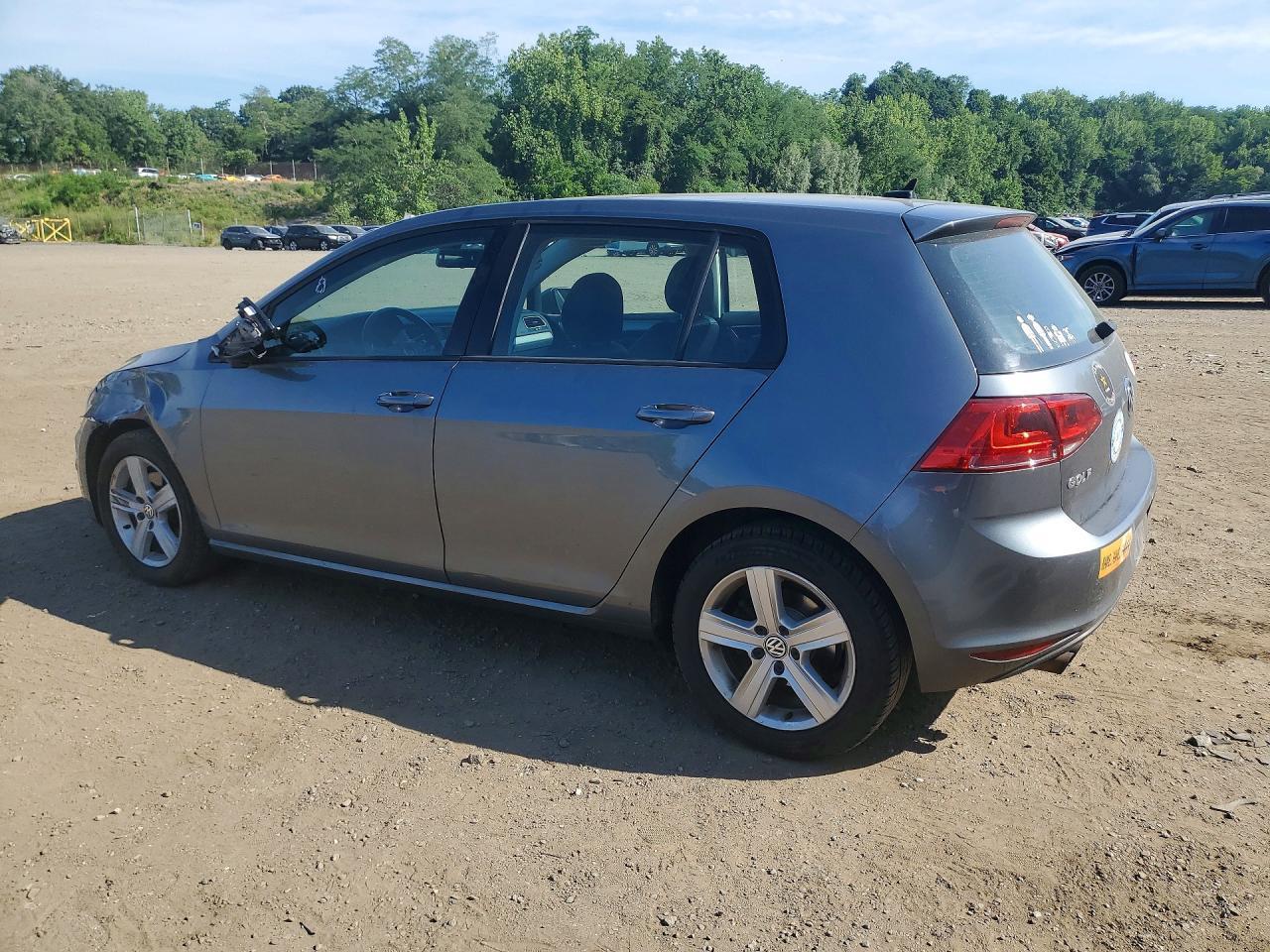 2017 Volkswagen Golf S - Image 2