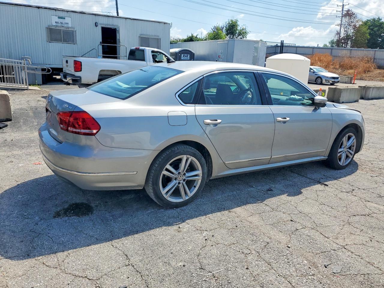 2014 Volkswagen Passat Se - Фото 3