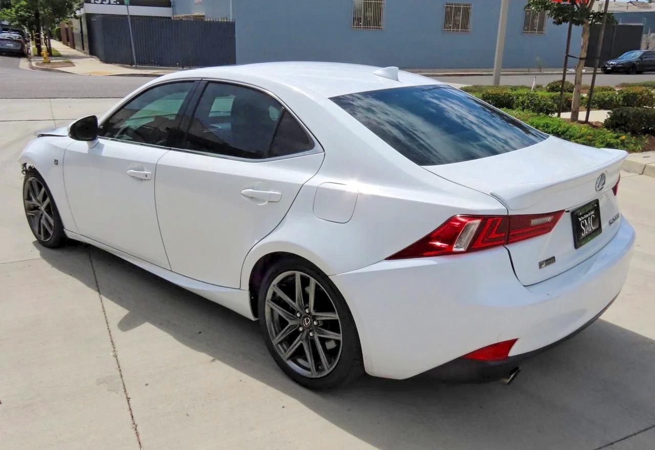 2016 Lexus Is 200T - Фото 4