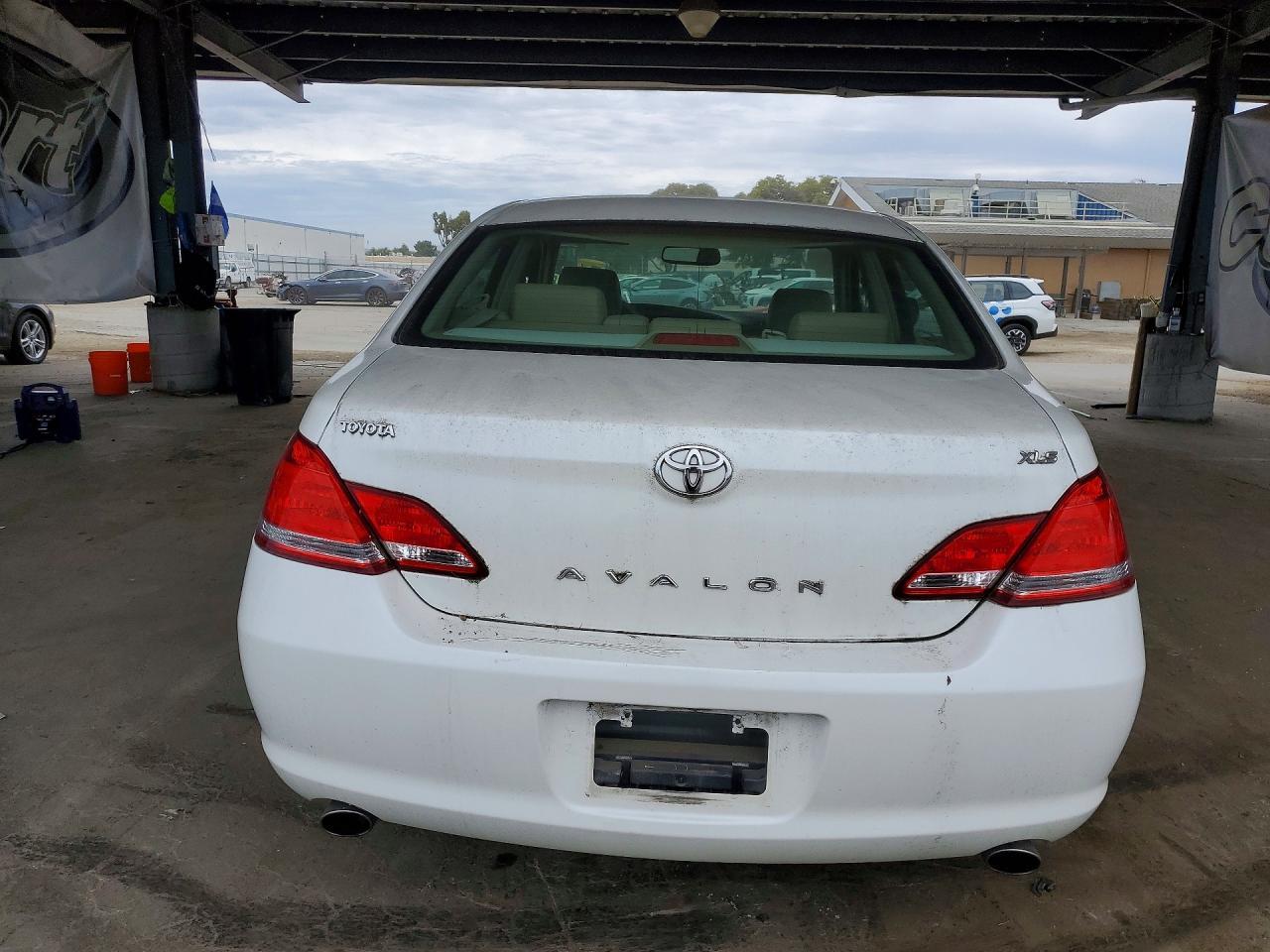 2006 Toyota Avalon Xls - Image 6