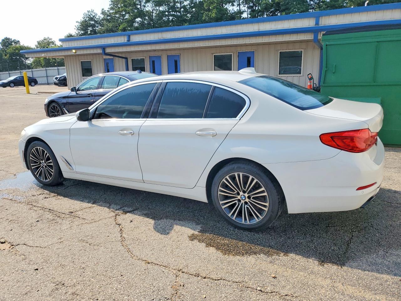 2017 BMW 540 I - Фото 2