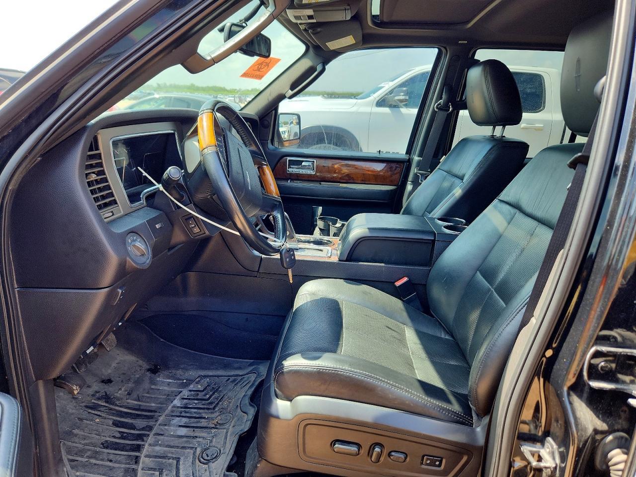 2013 Lincoln Navigator - Image 7