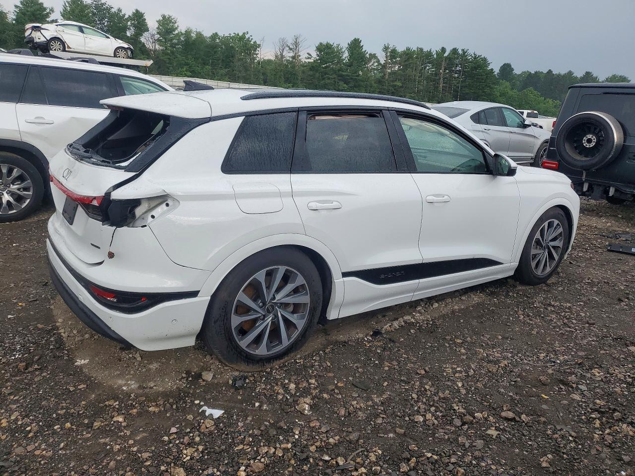 2025 Audi Q6 E-Tron Prestige - Image 3