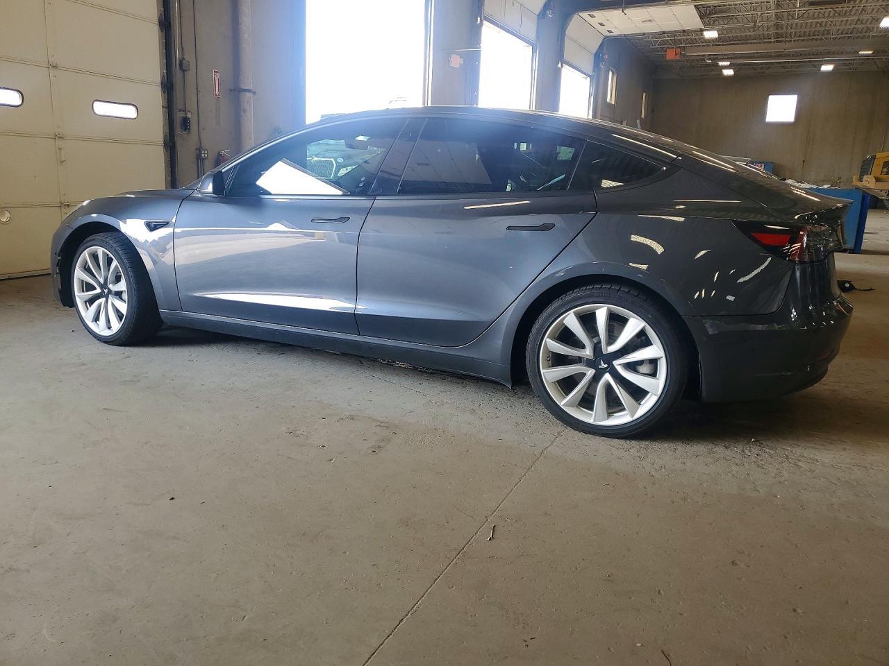 2018 Tesla Model 3 - Фото 2