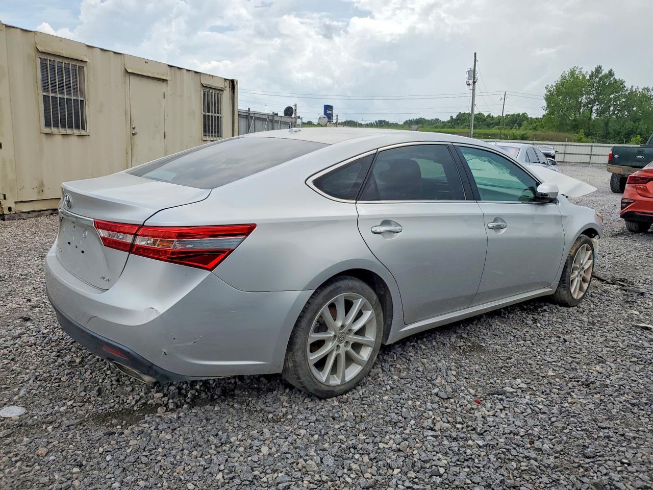 2013 Toyota Avalon Xle Touring - Image 3