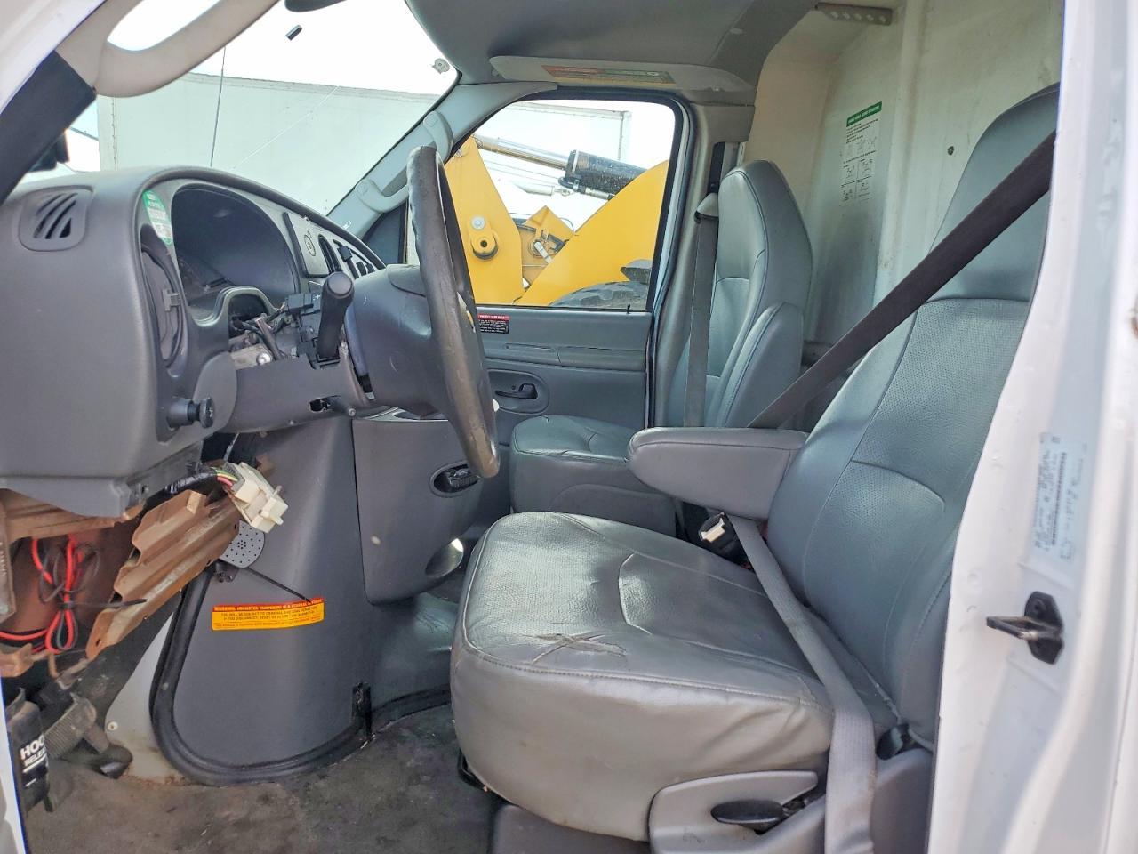 2006 Ford E450 Box Truck - Фото 7