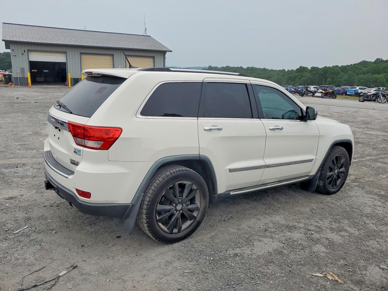 2012 Jeep Grand Cherokee Limited - Image 3