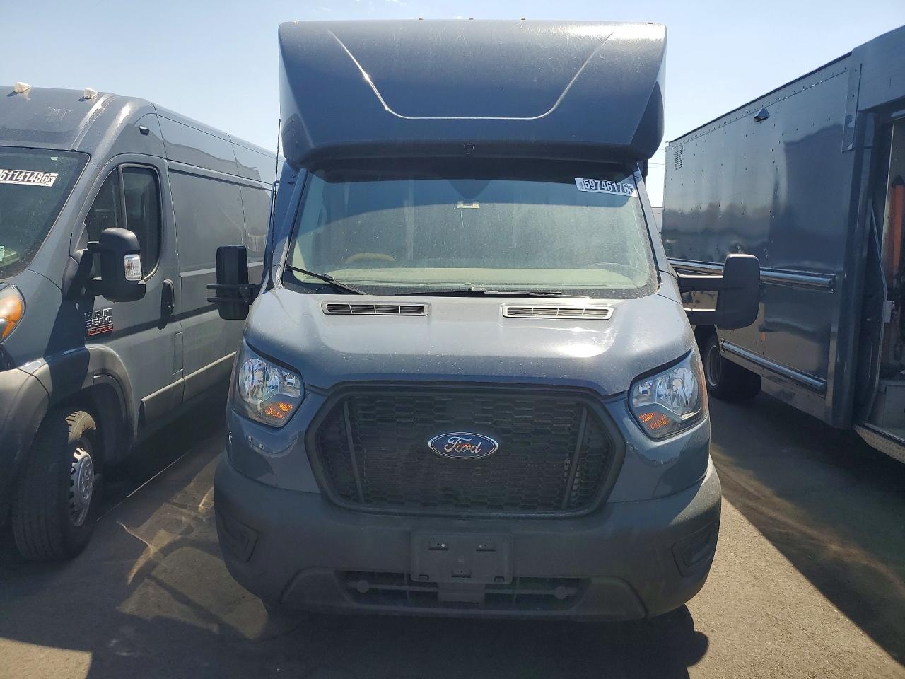 2021 Ford Transit Delivery Truck - Фото 5