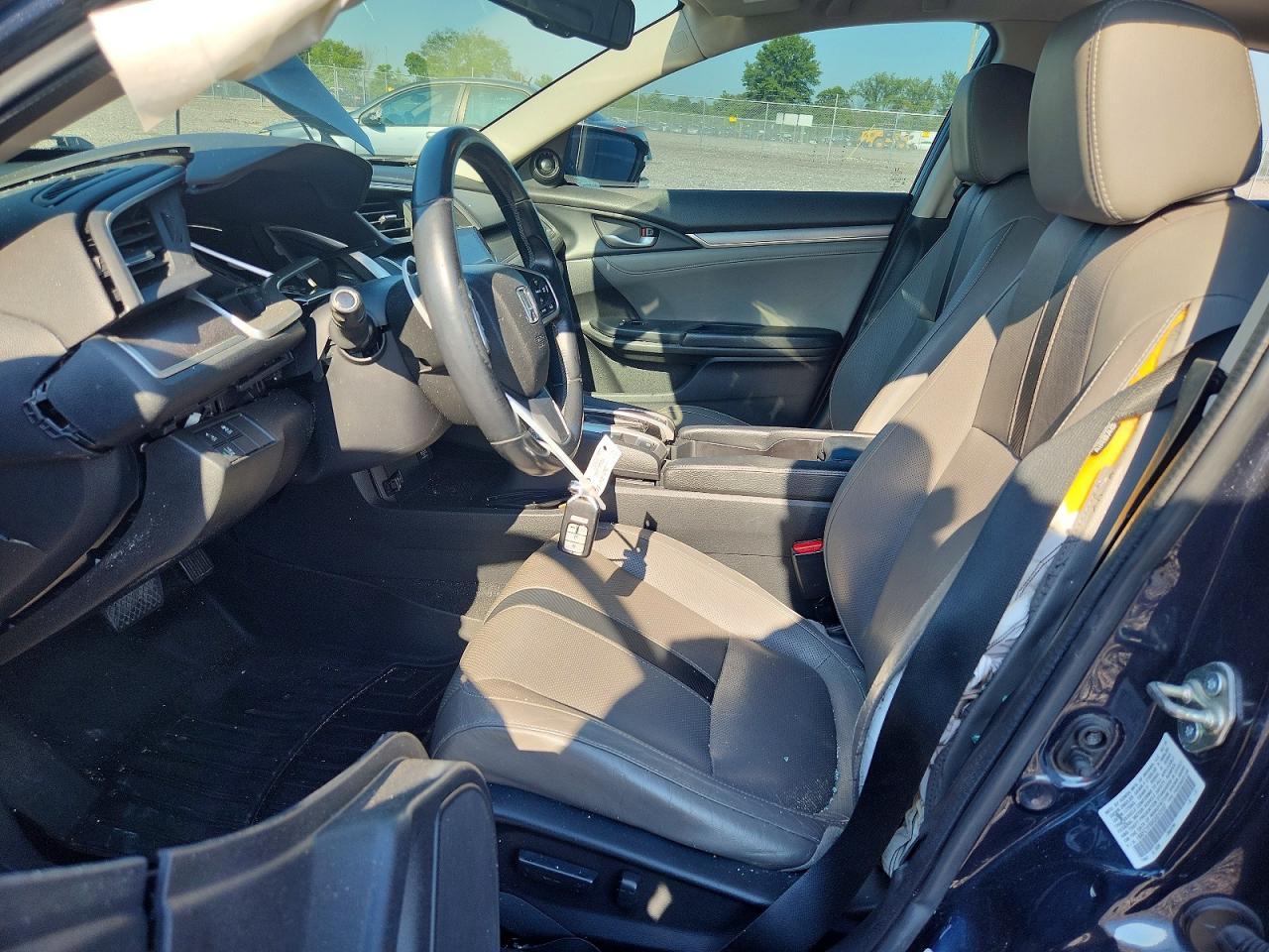 2016 Honda Civic Touring - Image 7