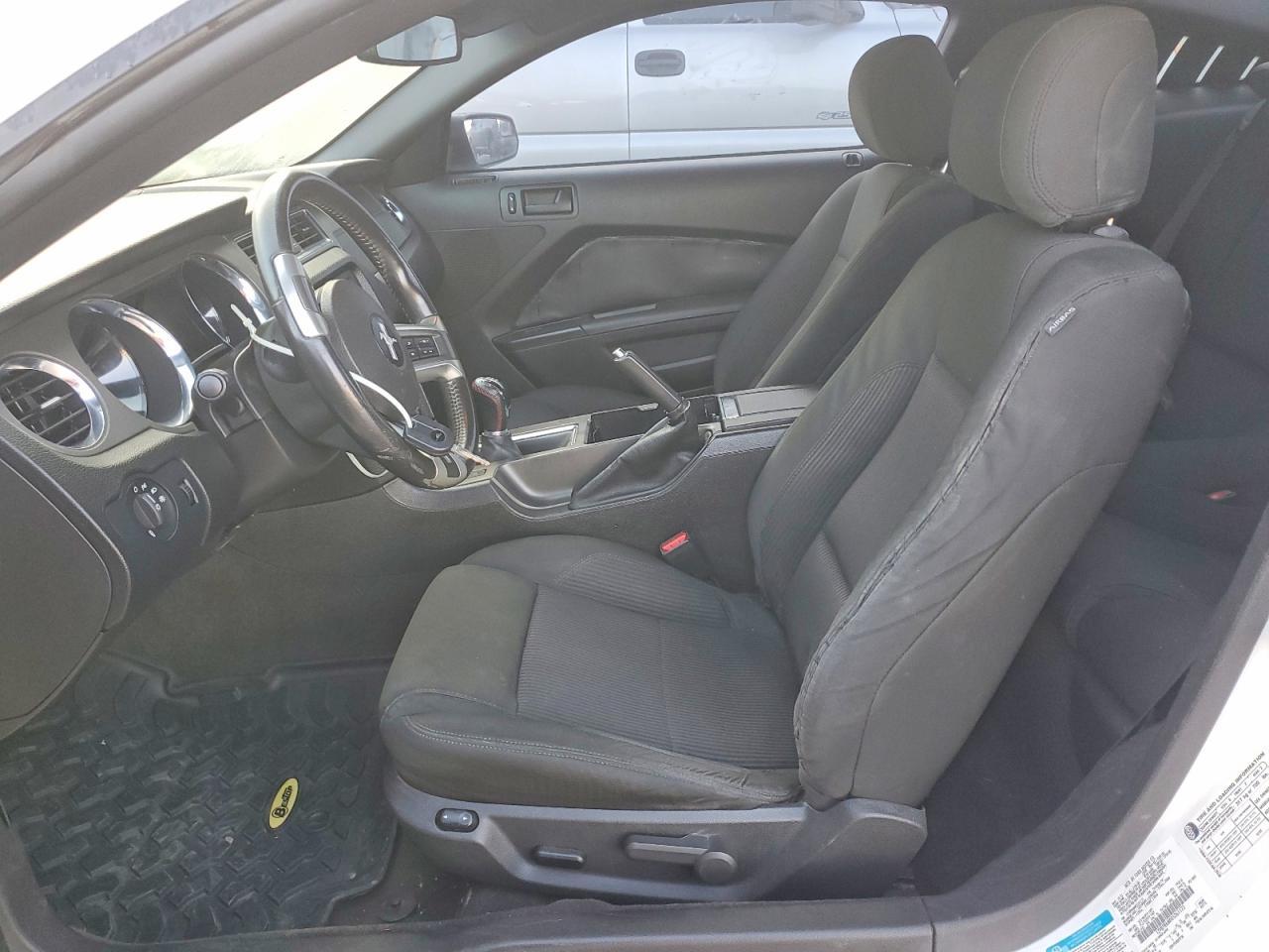 2013 Ford Mustang - Image 7