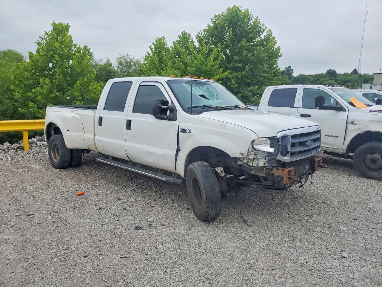 1999 Ford F350 Super Duty - Image 4