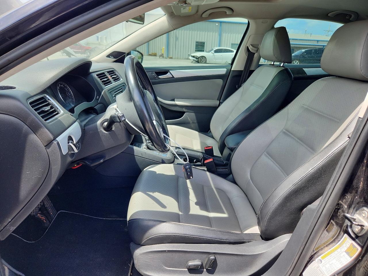 2013 Volkswagen Jetta Hybrid - Image 7