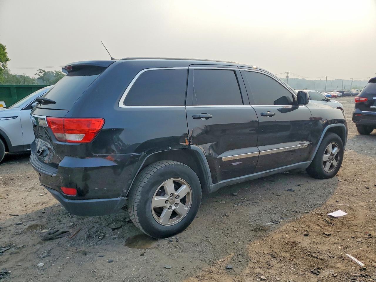 2012 Jeep Grand Cherokee Laredo - Image 3