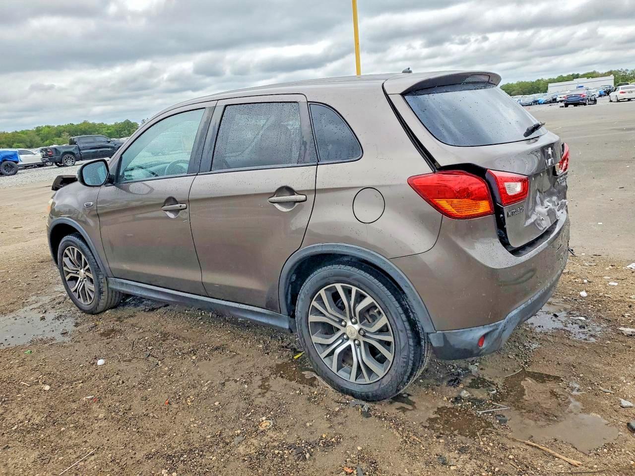 2016 Mitsubishi Outlander Sport Es - Фото 2