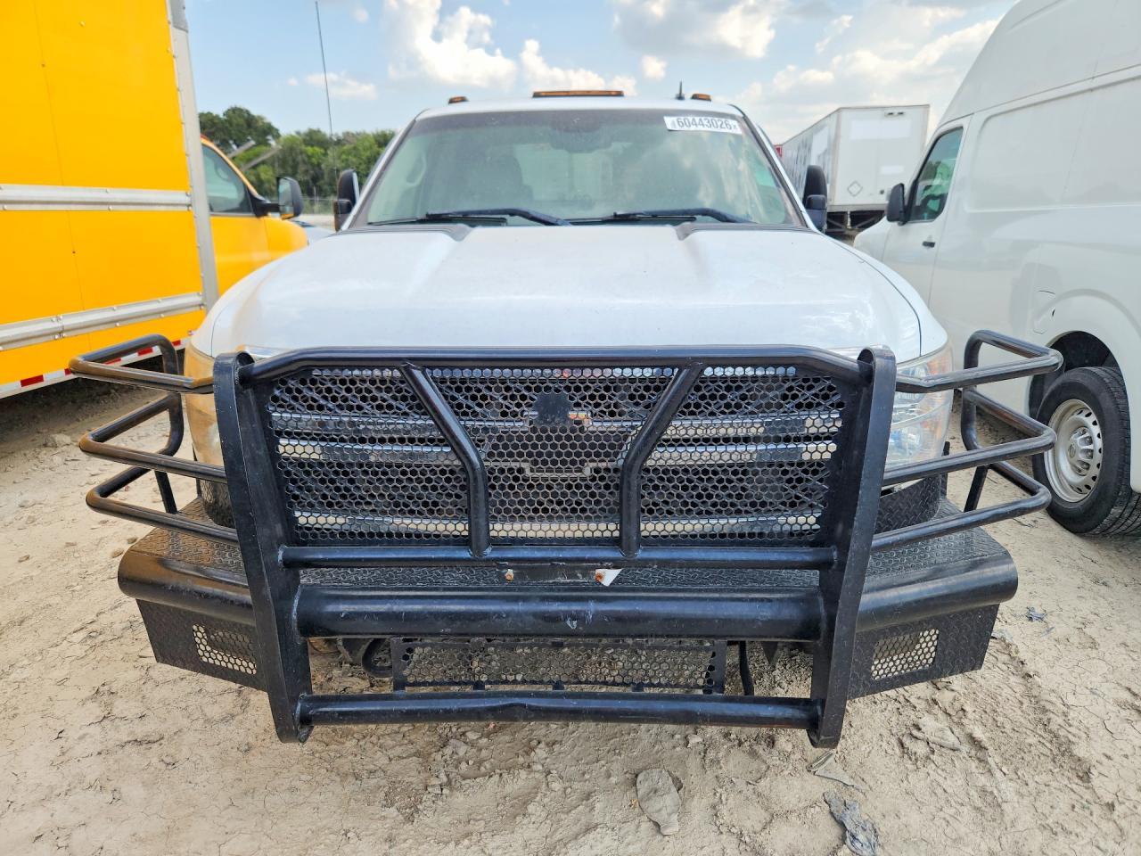 2011 Chevrolet Silverado K3500 Lt - Фото 5