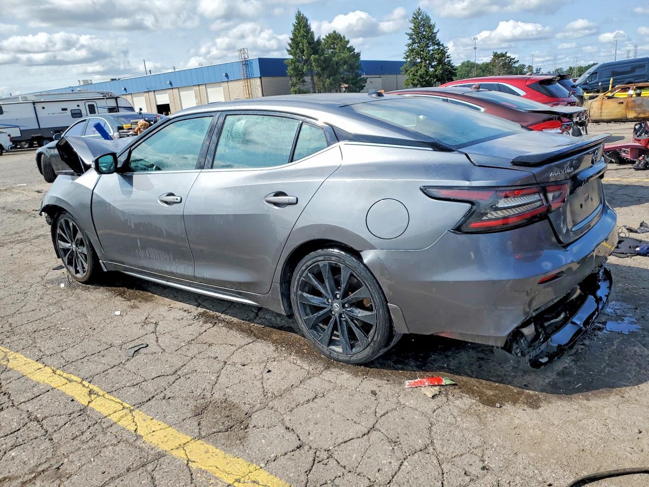2022 Nissan Maxima Sr - Image 2