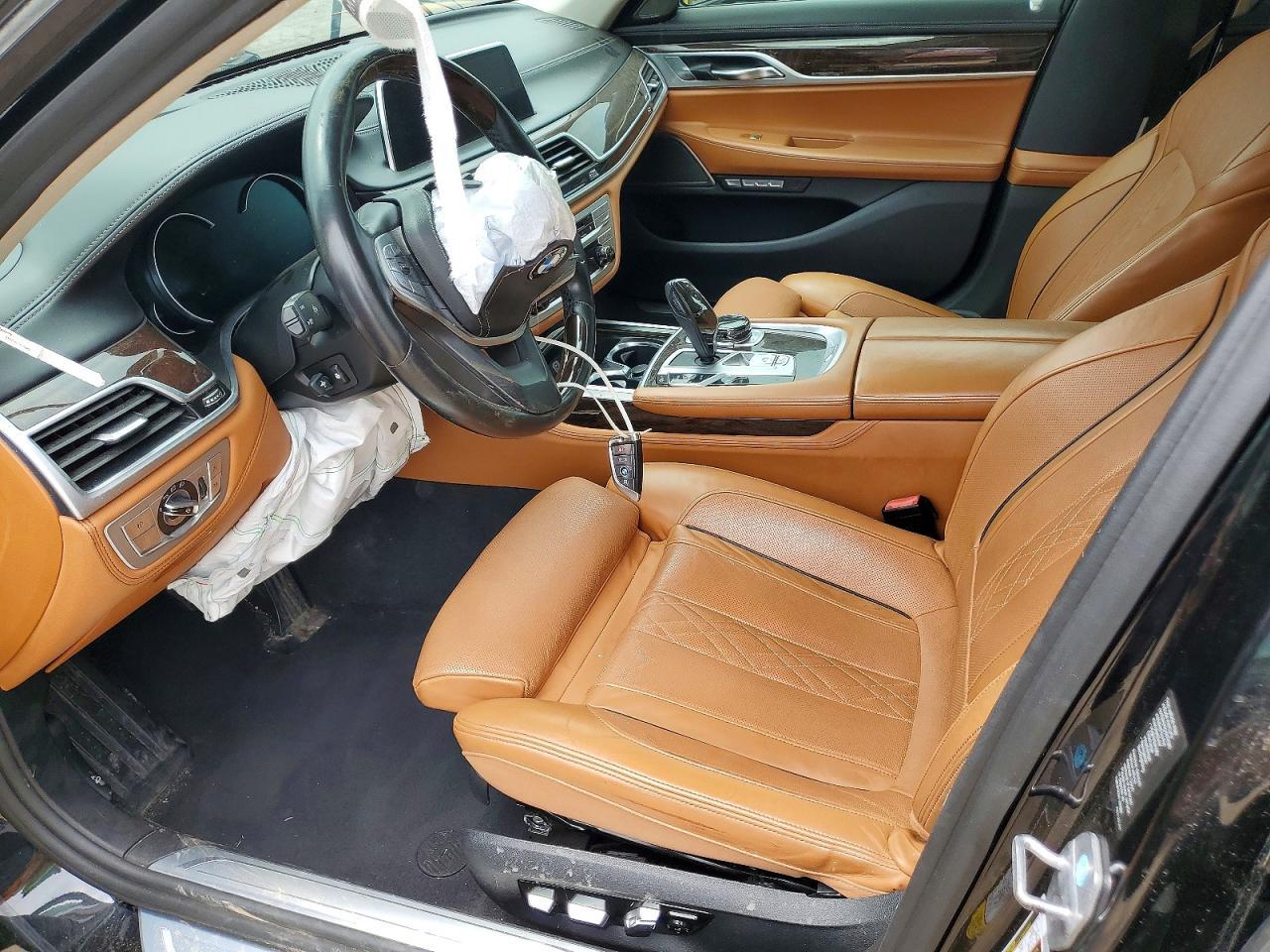 2018 BMW 750 Xi - Фото 7