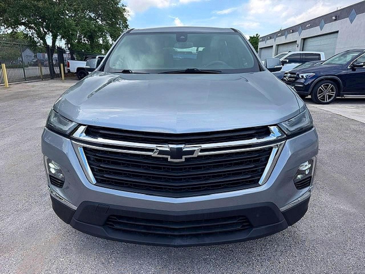 2023 Chevrolet Traverse Ls - Фото 5