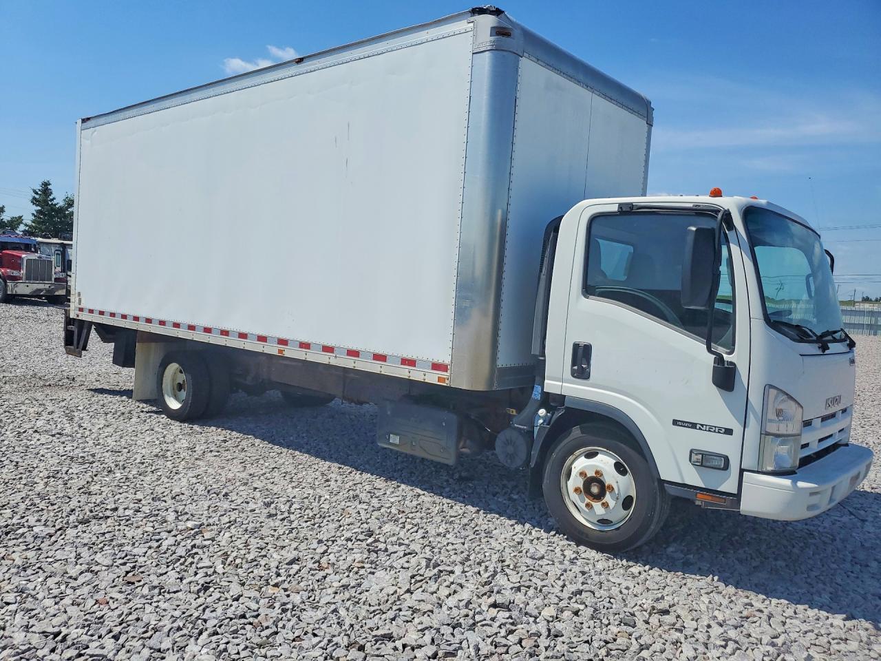 2015 Isuzu Nrr Box Truck - Image 4