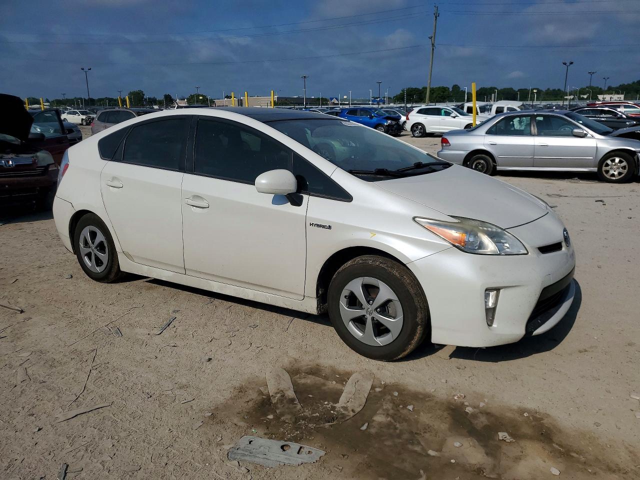 2012 Toyota Prius Three - Image 4