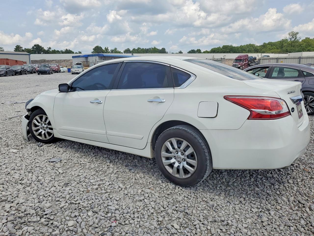 2013 Nissan Altima 2.5 - Фото 2