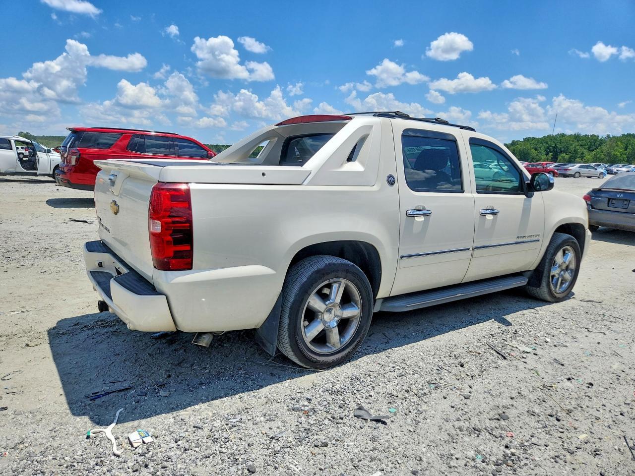 2013 Chevrolet Avalanche Ltz - Фото 3