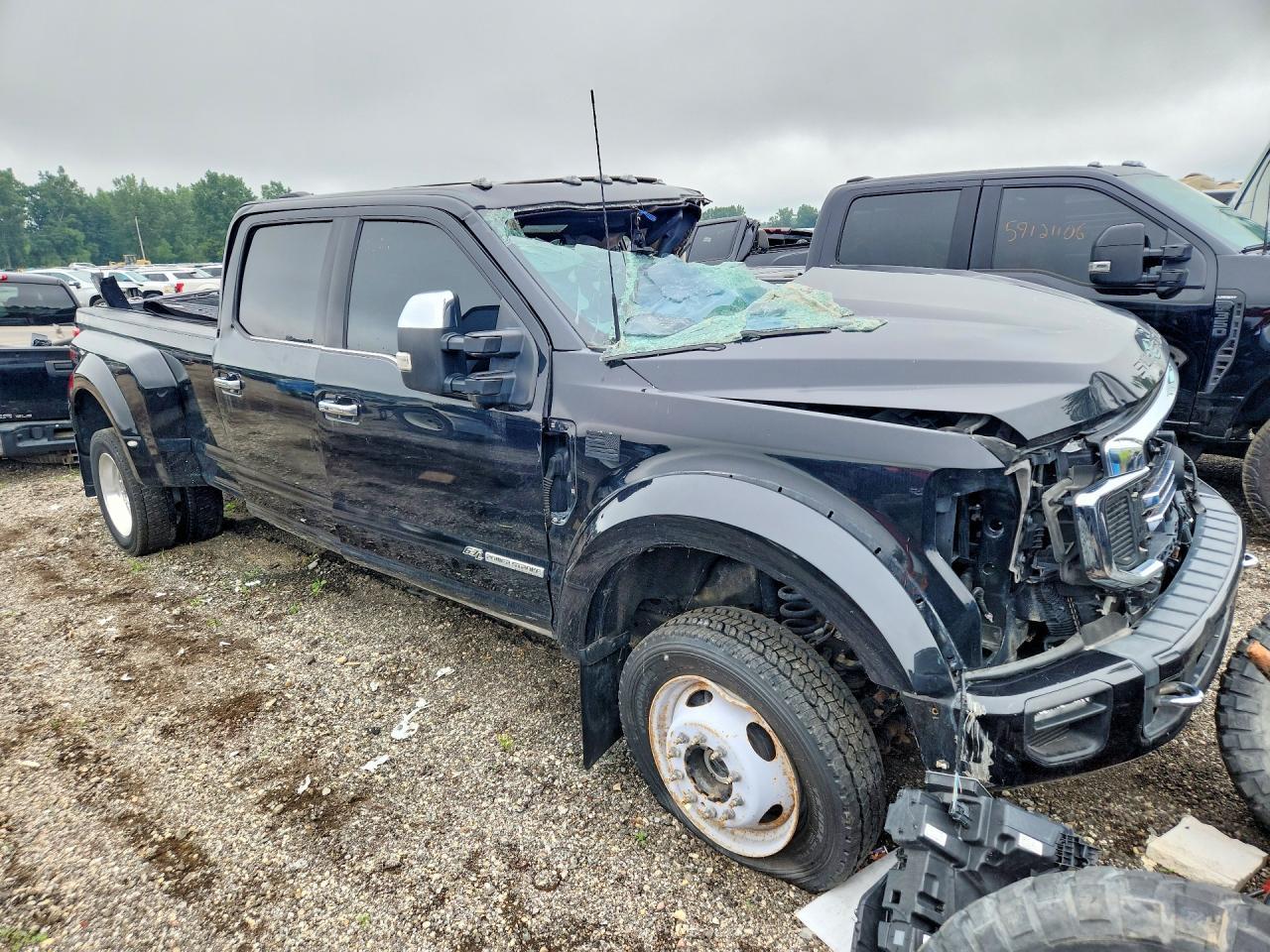 2022 Ford F450 - Фото 4