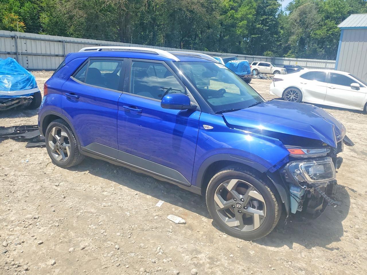 2020 Hyundai Venue Sel - Image 4