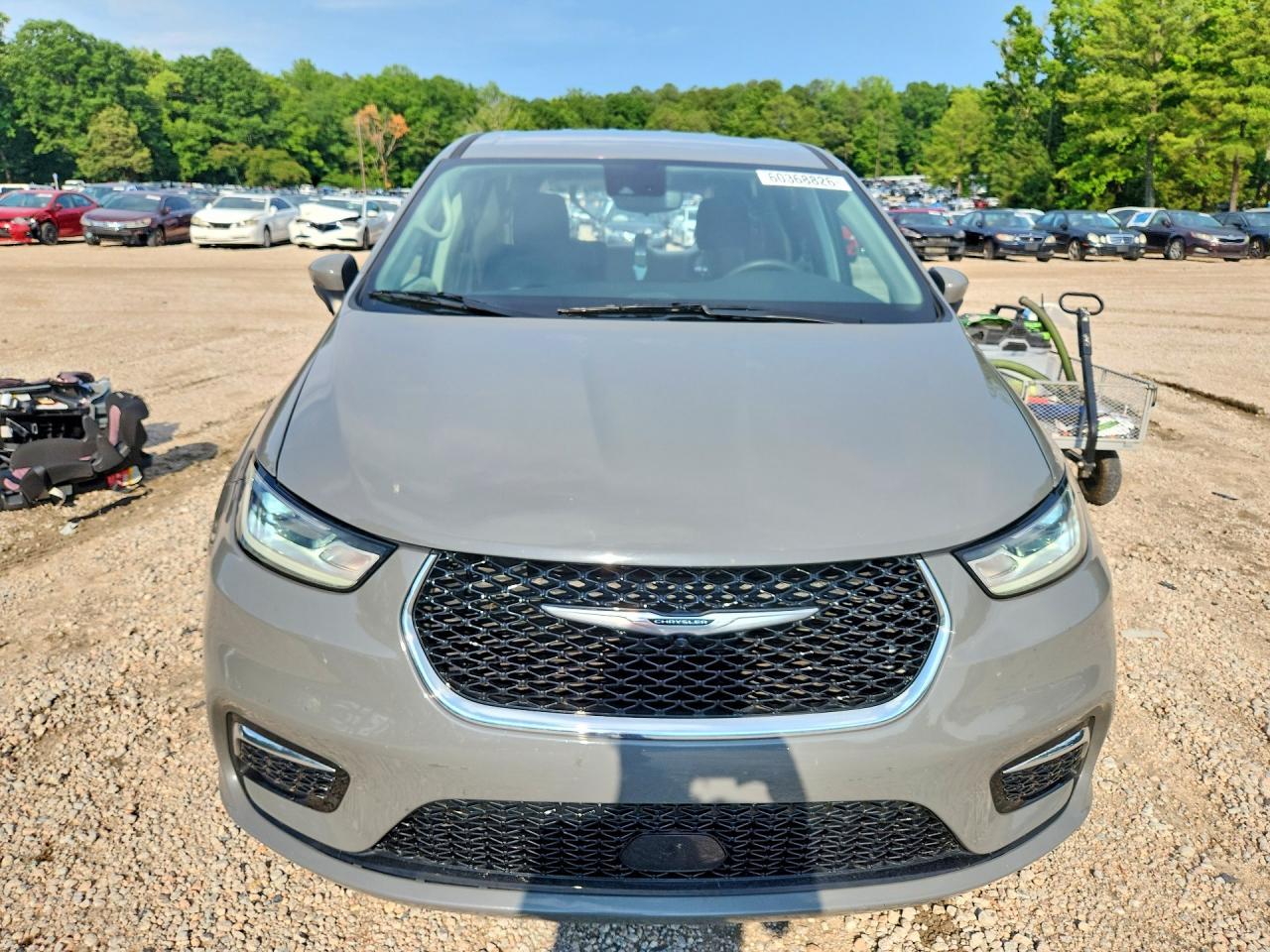 2023 Chrysler Pacifica Touring L - Image 5