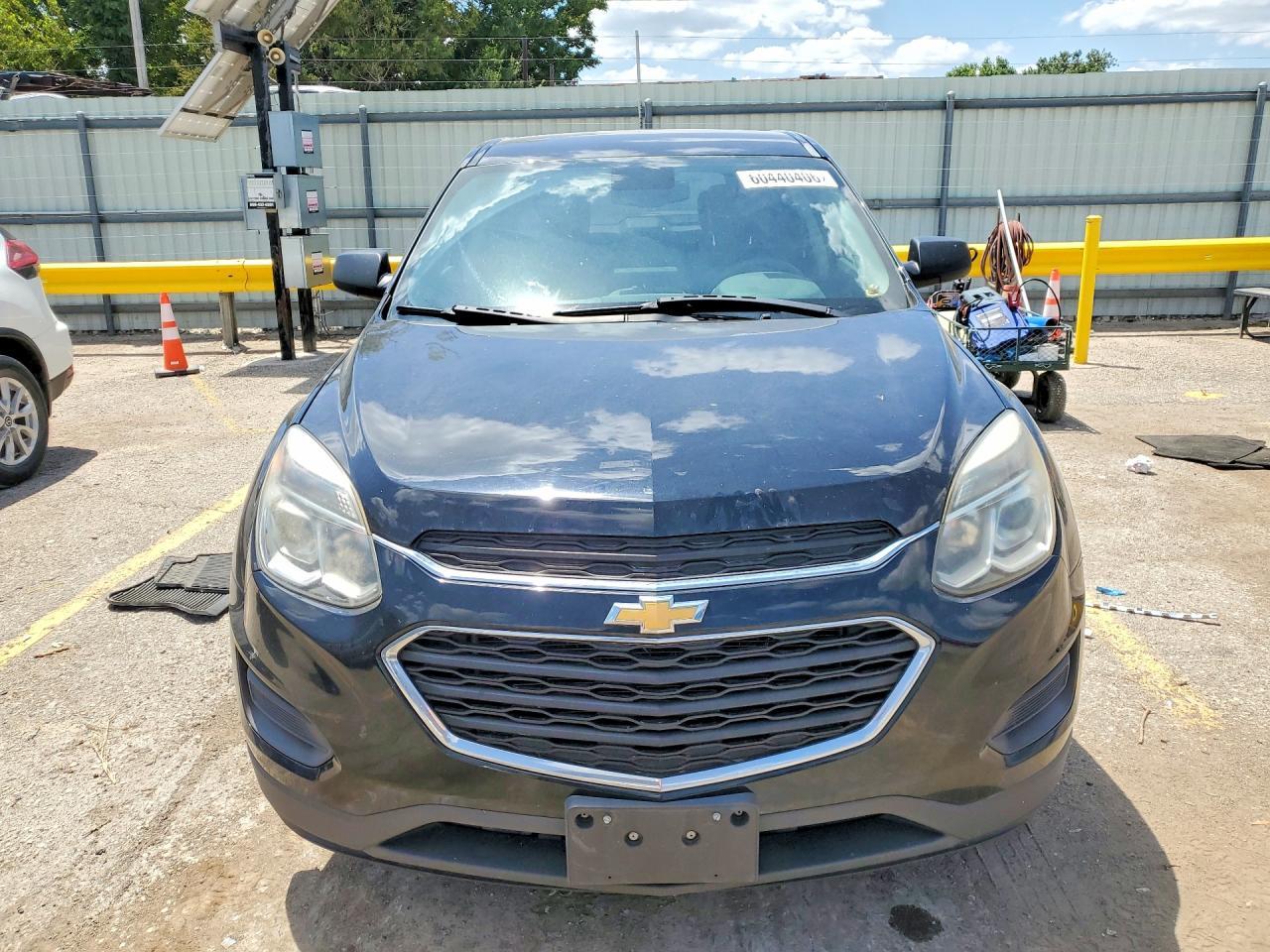 2017 Chevrolet Equinox Ls - Image 5