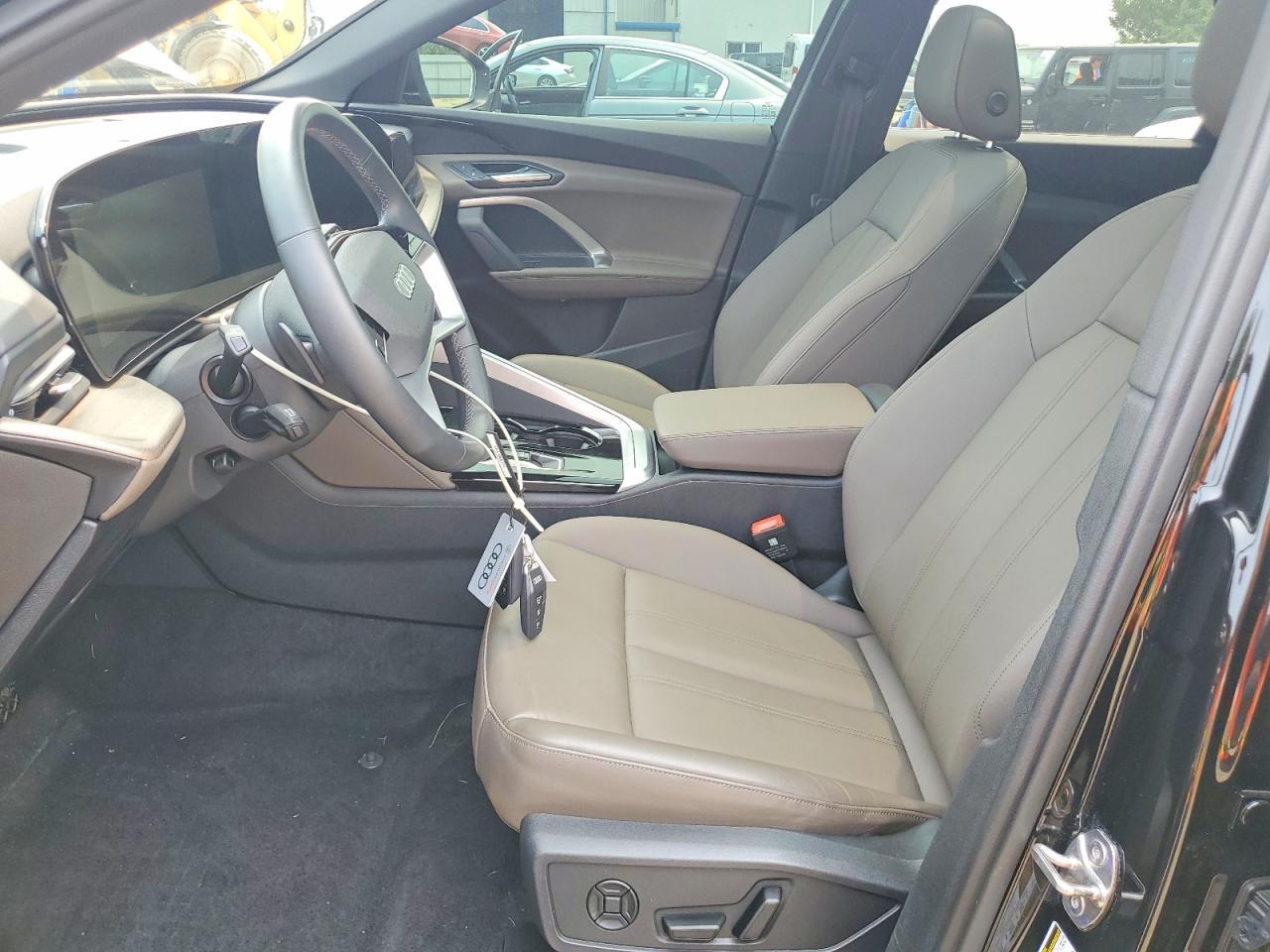 2025 Audi Q5 Premium - Фото 7
