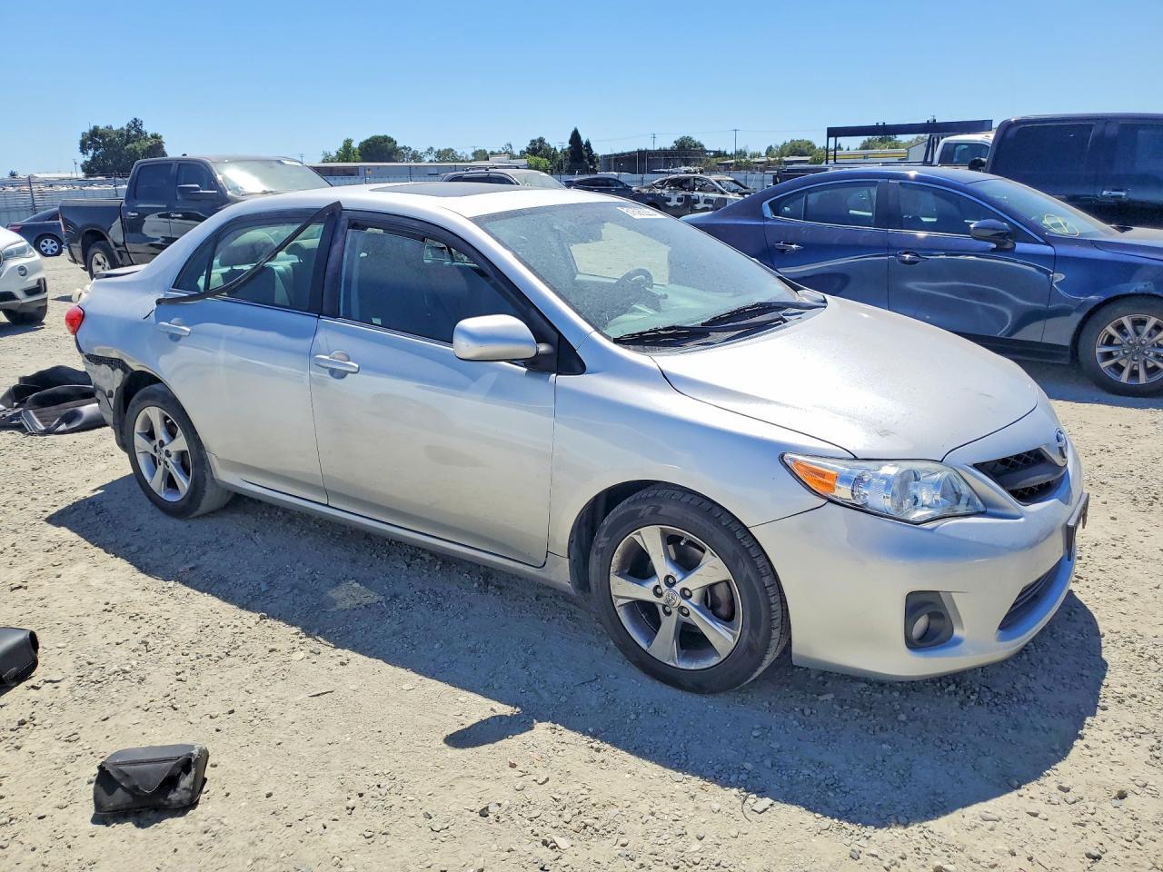2013 Toyota Corolla Le - Фото 4