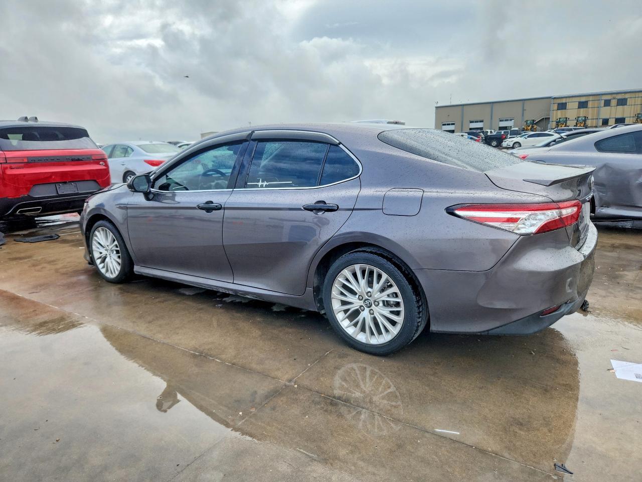2018 Toyota Camry Xle - Image 2