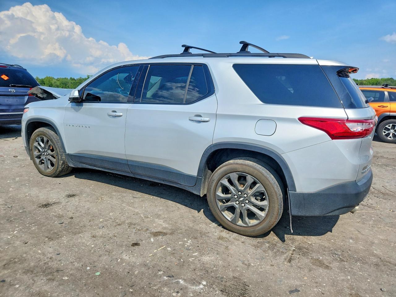 2020 Chevrolet Traverse Rs - Image 2