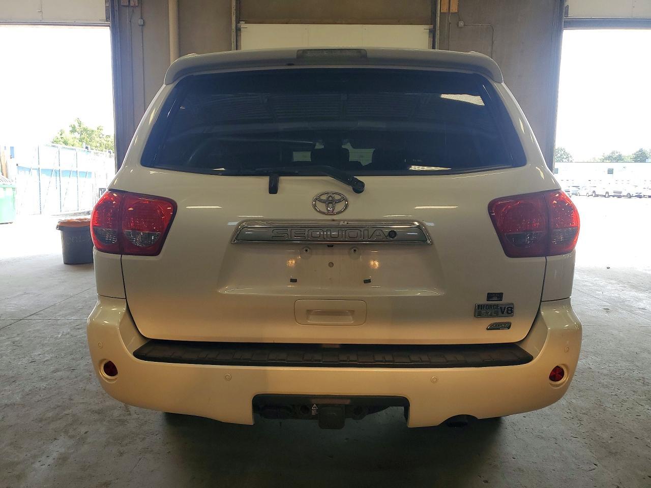 2015 Toyota Sequoia Platinum - Фото 6