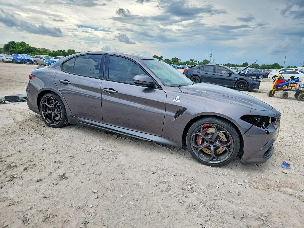 2017 Alfa Romeo Giulia Quadrifoglio - Фото 4