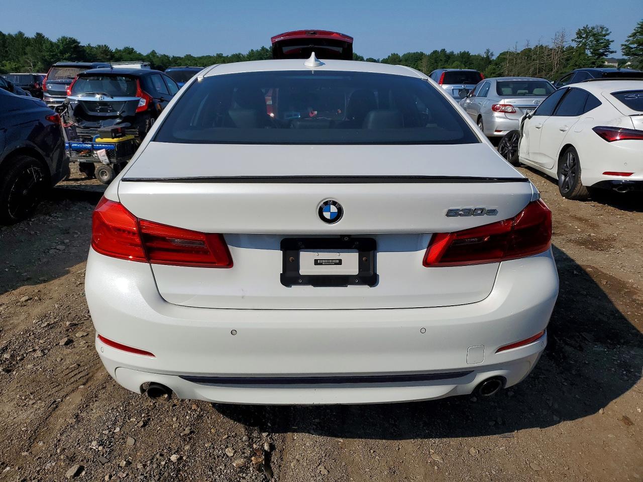 2018 BMW 530Xe - Фото 6