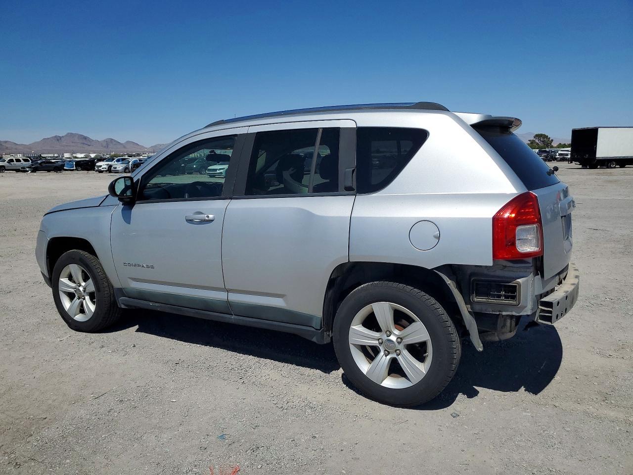 2011 Jeep Compass Sport - Фото 2