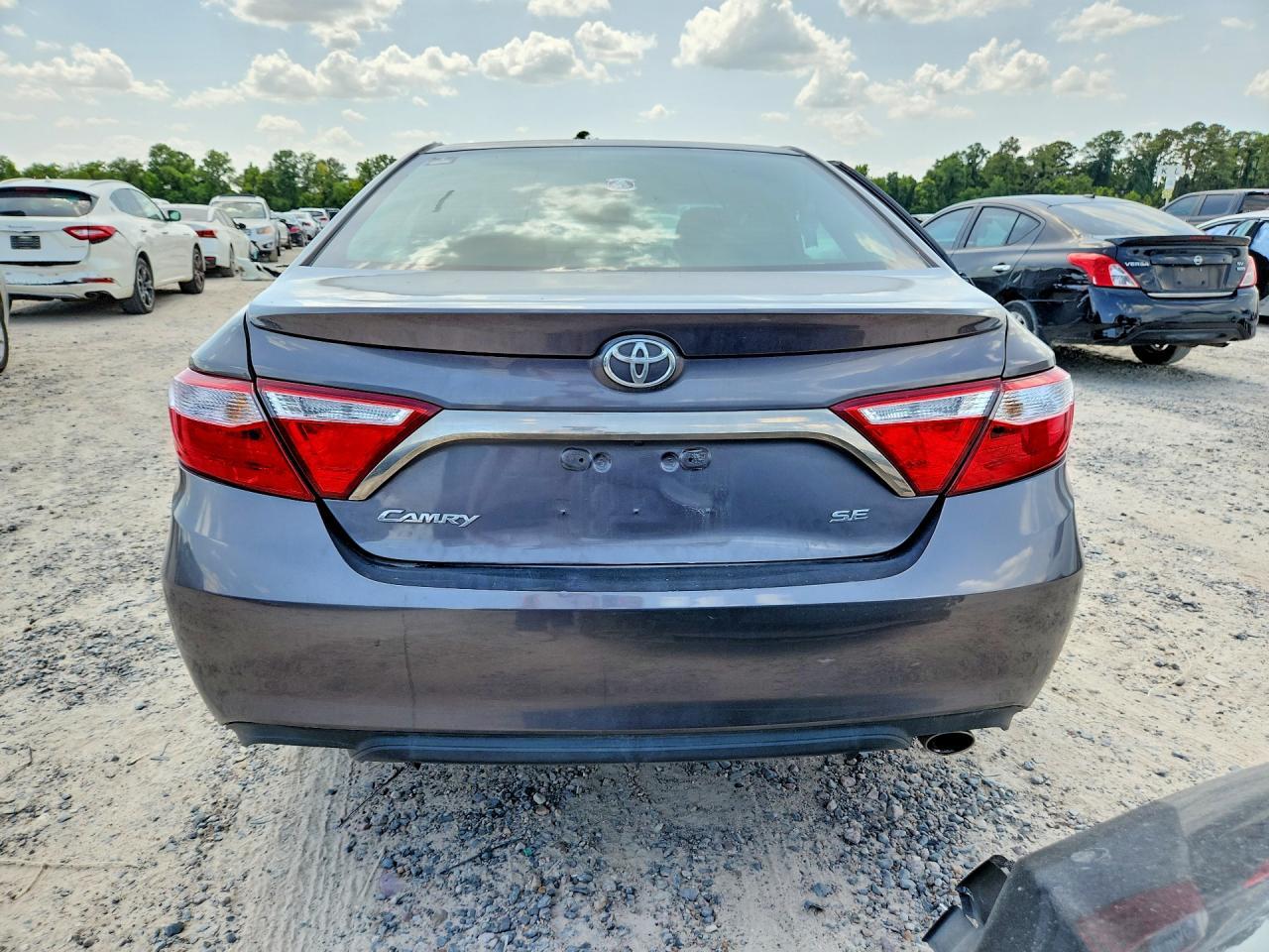 2016 Toyota Camry Se - Image 6
