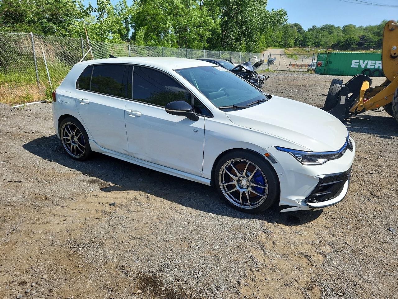 2025 Volkswagen Golf R - Image 4