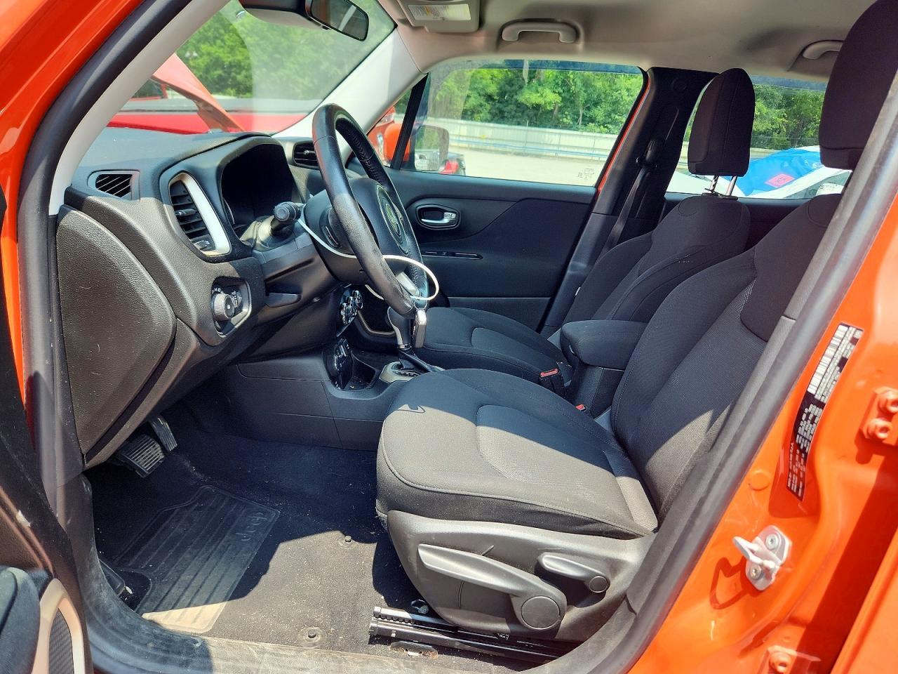 2016 Jeep Renegade Latitude - Image 7