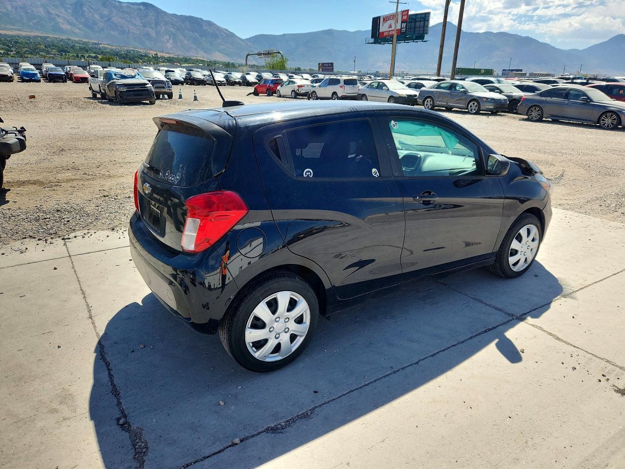 2020 Chevrolet Spark Ls - Фото 3