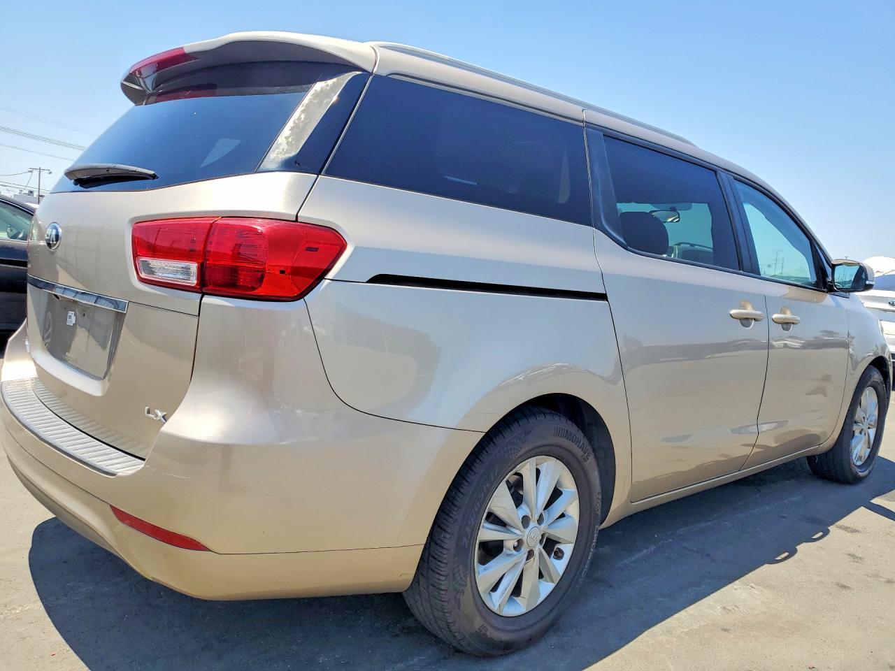 2016 Kia Sedona Lx - Image 3